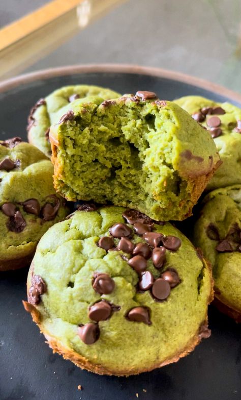 blender green muffins Pumpkin Walnut Muffins, Spinach Banana Muffins, Breakfast Baking Recipes, Green Muffins, Spinach Muffins, Banana Muffins Easy, Blender Muffins, Nutrition Therapy, Breakfast Baking