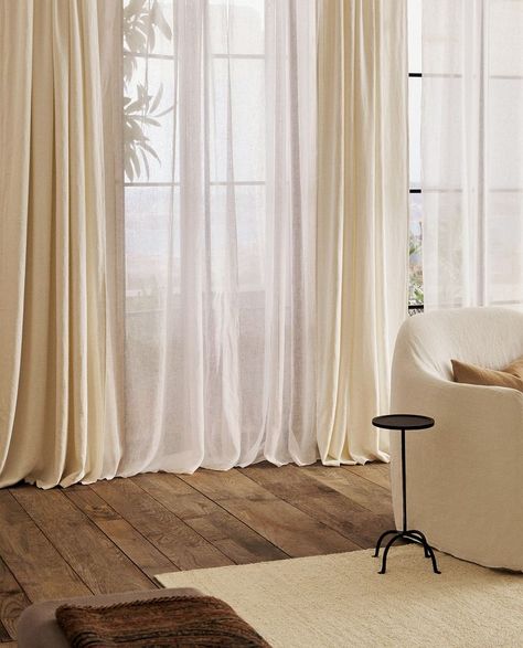 Zara Home Curtains, Bedroom Ambiance, Linen Curtain, Curtains Living, Gold Rug, Linen Curtains, Curtains Living Room, Zara Home, Rugs In Living Room