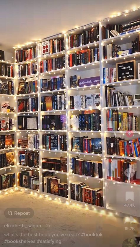 Bookcase With Fairy Lights, Bookshelves Fairy Lights, Book Shelf Lights, Lights In Bookcase, Bookshelf With Fairy Lights, Bookshelf Fairy Lights, Aesthetic Bookshelves Bedroom, Bookshelf With Lights, Home Library Ideas Book Lovers