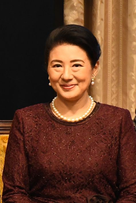 Empress Masako - Simple English Wikipedia, the free encyclopedia Maya Bank, Tokyo Imperial Palace, Women Lawyer, Grand Cross, Career Woman, Princess Bride, Royal Jewels, The Empress, High Society