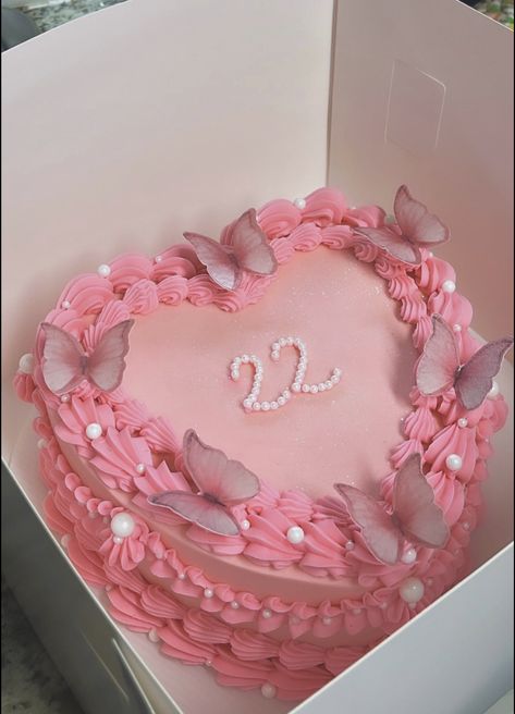 Birthday Cake Square, Tårta Design, 22nd Birthday Cakes, 18th Cake, Vintage Birthday Cakes, Sweet 16 Birthday Cake, 21st Birthday Cakes, 16 Birthday Cake, Pink Birthday Cakes