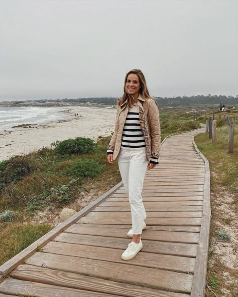 Coastal Winter Outfits, Julia Berolzheimer Outfits Fall, Julia Berolzheimer Outfits, Julia Berolzheimer, Italy Outfits, Daily Look, Preppy Outfits, Mom Style, Preppy Style