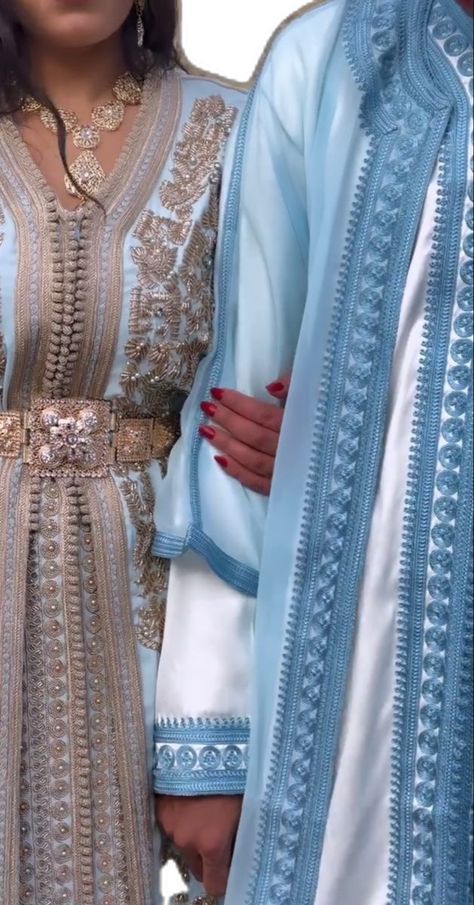 Morrocan Algerian couple wedding day caftan tashkita gandoura Moroccan Wedding Aesthetic, Morocco Wedding Dress, Wedding Outfits With Hijab, Wedding Dresses Arab, Outfits With Hijab, Arab Wedding Dress, Traditional Moroccan Wedding, Moroccan Weddings, Moroccan Wedding Dress