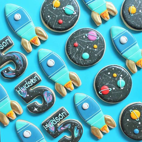 Blast off🚀🛸🌌❇👽 • • • #starrrrbakes #customsugarcookies #royalicing #custom #baking #sugarcookies #venturacounty #805 #outterspace #birthday… Space Cookies, Rocket Party, Moon Cookies, Alien Party, Rocket Space, Astronaut Party, Astronaut Birthday, Space Theme Party, Outer Space Birthday