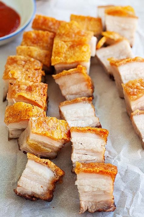 Chinatown Chinese roasted pork belly or siu yuk. Roasted Pork Belly Recipe, Pork Belly Recipes Crispy, Chinese Roast Pork, Roast Pork Belly, Chinese Cooking Wine, Pork Belly Recipes, Crispy Pork Belly, Rasa Malaysia, Roast Pork