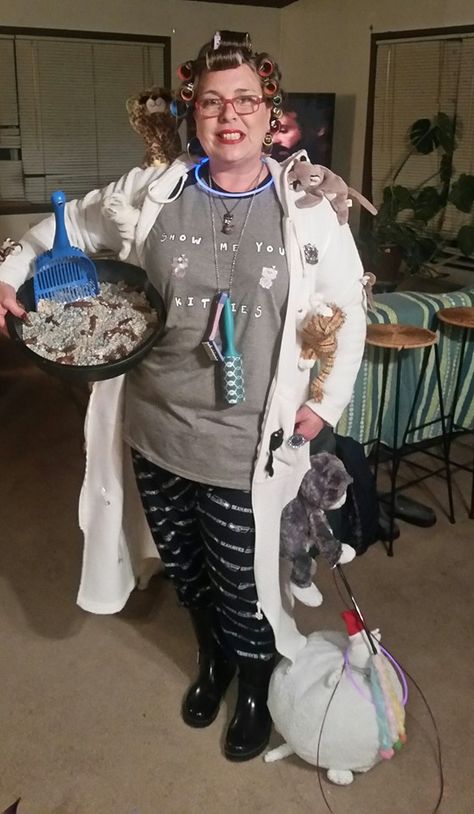 Crazy Old Cat Lady, Diy Crazy Cat Lady Costume, Crazy Cat Lady Trunk Or Treat, Crazy Cat Lady Halloween Costume, Crazy Cat Lady Halloween, Old Lady Halloween Costume, Cat Lady Costume, Old Lady Halloween, Crazy Cat Lady Costume