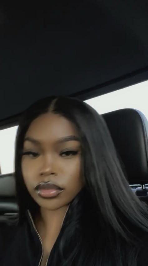 teja🦋 on Twitter: "blurry pics >>… " Blurry Pics, Dark Skin Makeup, Long Black Hair, Chilling With Friends, Texas Usa, Baddie Hairstyles, Face Card, Pretty Makeup, Aesthetic Hair