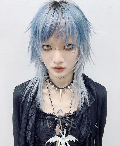 Double Dyed Hair, Chaotic Hairstyle, Y2k Mullet, Y2k Hairstyles Spiky, Y2k Spiky Hair, White Dyed Hair, Vkei Mullet, Funky Hair, Hair Inspo Jellyfish