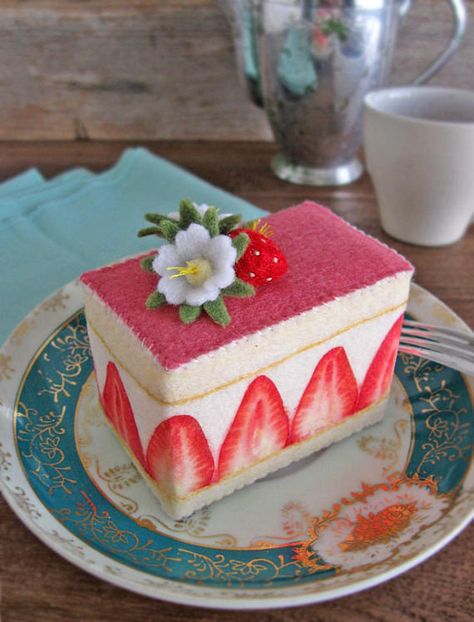 The Artist Crafting Hyperrealistic Felt Foods | Atlas Obscura Strawberry Cake Slice, Felted Food, Fraisier Cake, Gastro Obscura, Felt Food Diy, Felt Cake, Felt Fruit, Pom Crafts, Cake Strawberry