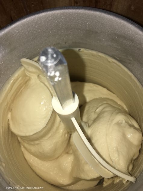 Old Fashioned Ice Cream Recipe, Homemade Vanilla Custard Ice Cream, How To Make Custard Ice Cream, Homemade Frozen Custard Recipes, Ice Cream Custard Recipe, Custard Ice Cream Base Recipe, Frozen Custard Homemade, Vanilla Custard Ice Cream Recipe, Vanilla Custard Ice Cream