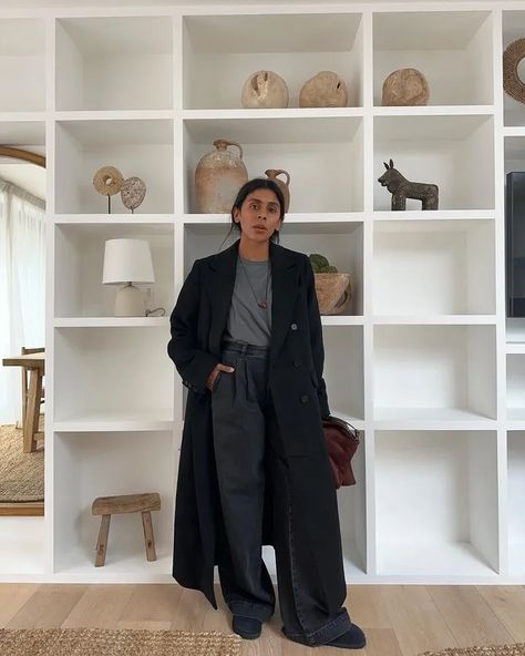 The 31 Best High-Street Wool Coats, According to an Editor | Who What Wear UK Monikh Style, Monikh Dale Style, Black Wool Coat Outfit, Wool Coat Outfits, Oversized Coat Outfit, Trench Coat Street Style, All Black Aesthetic, Wool Coat Outfit, Monikh Dale