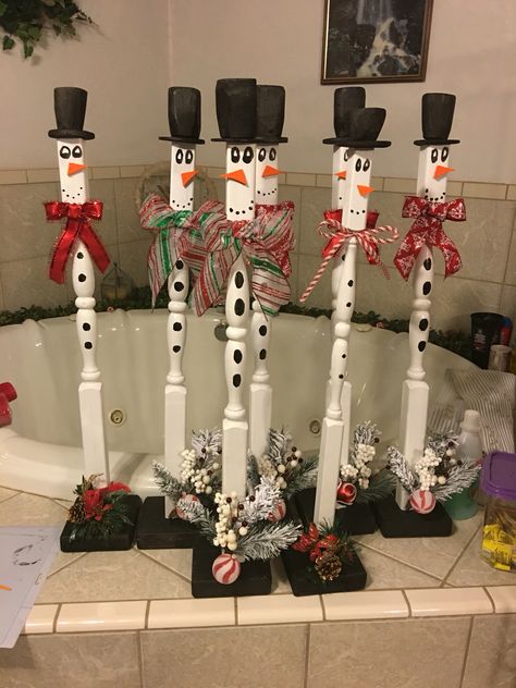 Table leg snowmen Spindle Crafts, Christmas Crafts Diy Projects, Christmas Crafts To Sell, Christmas Crafts For Adults, Christmas Projects Diy, Christmas Wood Crafts, Easy Christmas Crafts, Decor Diy, Christmas Wood