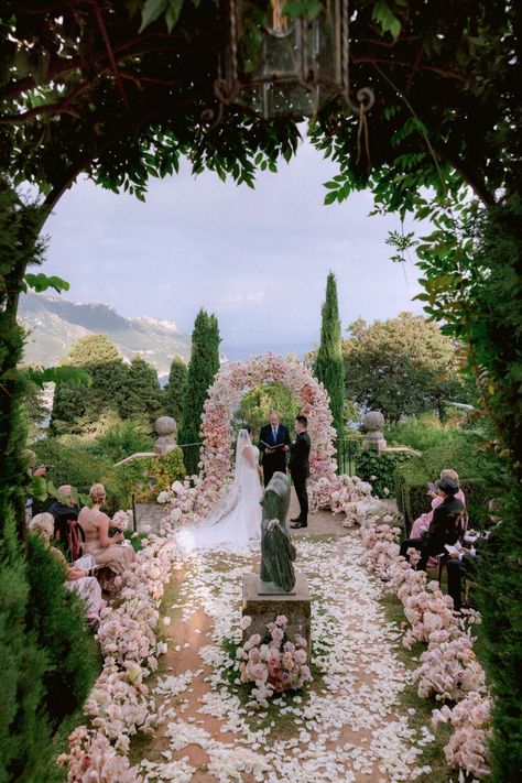 Luxury Wedding Decor | Outdoor Wedding Ceremony | Step into this outdoor wedding for a destination wedding on the Amalfi Coast! The unique wedding backdrop provided the perfect setting for their romantic wedding day, the outdoor wedding ceremony made the ambiance of pure romance. Find romantic wedding decor, Italian wedding venues and destination wedding locations. Head to emmaevents.it to book your Amalfi Coast wedding planner to create your dream wedding and memories that last a lifetime. Small Luxurious Wedding, Italian Style Wedding Venues, Outdoor European Wedding, Italian Aesthetic Wedding, Italian Garden Wedding Decor, Wedding Scenery Outdoors, Italian Wedding Locations, French Wedding Food, Wedding Venue Ideas Italy