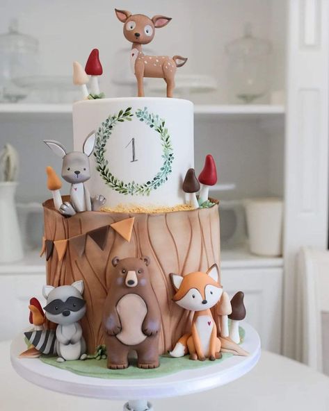 Woodland First Birthday Cake, Woodland Cake Ideas, Forest Theme Birthday Cake, Woodland Birthday Cake, Animals Cake, Baby Boy Birthday Cake, Winter Wonderland Birthday, Woodland Cake, Woodland Birthday