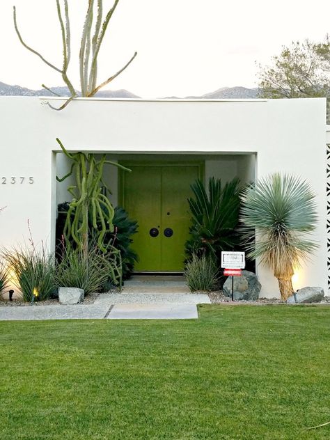 Palm Springs House Exterior, Front Door Planter, Mid Century Front Door, Hippie Chic Decor, Mid Century Tropical, Mid Century Modern Door, Mid Century Palm Springs, Palm Springs Houses, Front Door Planters