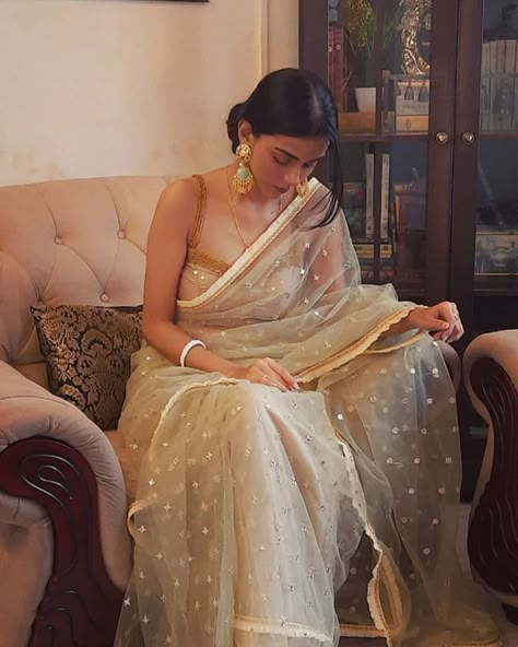 Store no.6 on Instagram: “Introducing our new range of SUMMER-RY DRAPES and BLOUSE TOPS available individually and also as sets. These unique customised pieces fits…” Sari Wedding, Desi Attire, Indian Wedding Fashion, Indian Sari Dress, Indian Outfits Lehenga, Fashionable Saree Blouse Designs, Fancy Sarees Party Wear, Indian Fashion Saree, Saree Designs Party Wear