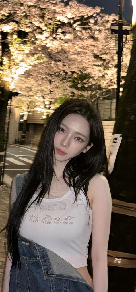 Karina wallpaper #karina #aespa #wallpaper 2160x3840 Wallpaper, Video Tiktok, Black Hair Kpop, Beauty Pop, Dara Kpop, Aespa Karina, Karina Aespa, Tiktok Video, Korean Celebrities