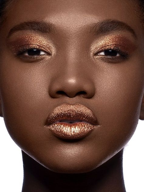 Skin Editorial, Golden Makeup, Metallic Makeup, Makeup Glitter, Chic Makeup, Beauty Photoshoot, Black Women Makeup, Dark Skin Beauty, Dark Skin Makeup