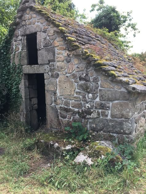 German Stone House, Old Adobe House, Old Stone Cottage, Rustic Tiny House, Stone Cabin, Old Abandoned Buildings, Stone Building, Stone Cottages, Old Stone Houses