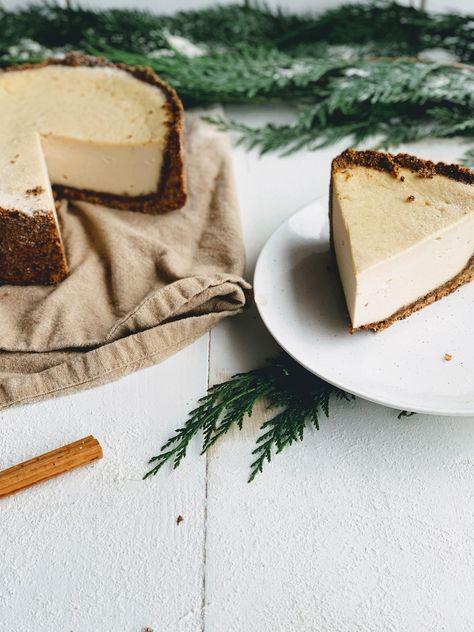 Coconut Cream Cheesecake, Gingerbread Eggnog, Vegan Xmas, Gingerbread Cheesecake, Eggnog Cheesecake, Vegan Gingerbread, Vegan Cheesecake, Christmas Spices, Lemon Filling