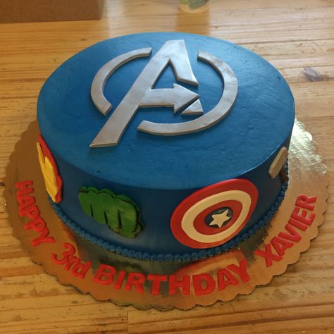 Marvel Cake Ideas For Men, Marvel Theme Cake Ideas, Avengers 3rd Birthday Cake, Marvel Birthday Cake Diy, Avengers Birthday Theme Decor, Avenger Cake Design, Avengers Theme Birthday Cake, Avengers Cake Simple, Marvel Birthday Cake Avengers