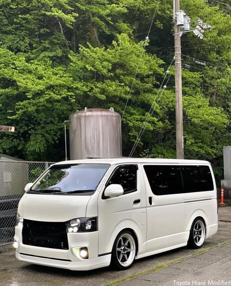 Modified Van, Logo Game, Toyota Van, Tupac Pictures, Kei Car, Toyota Land Cruiser Prado, Van Design, Toyota Hiace, Exotic Sports Cars