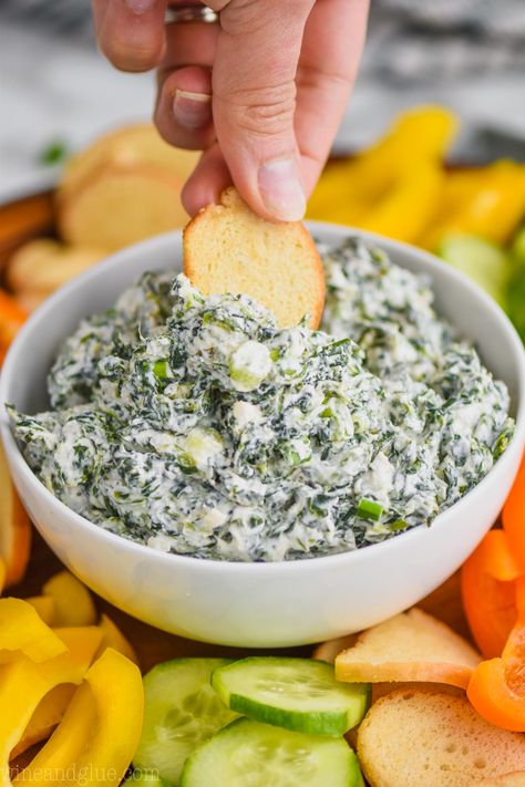 This Spinach Dip Recipe is super easy to make and is SO GOOD! This cold spinach dip recipe, made with sour cream is  so much better than the store bought packet! Spinach Dip Recipes, Cold Spinach Artichoke Dip, Spinach Dip Recipe Easy, Cold Spinach Dip, Fresh Spinach Dip, Spinach Dip Cold, Knorr Spinach Dip, Spinach Dip Easy, Cold Dip Recipes