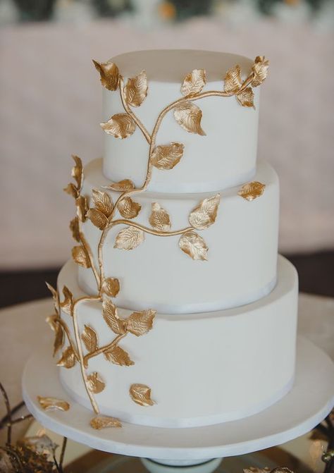 Pretty Wedding Cakes, Big Wedding Cakes, Dream Wedding Cake, Floral Wedding Cakes, White Wedding Cakes, Simple Wedding Cake, Engagement Cakes, Gold Wedding Cake