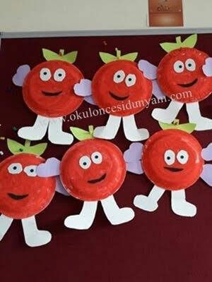 Fruit Crafts, School Kids Crafts, K Crafts, Apple Craft, Fall Arts And Crafts, Apple Theme, Handprint Crafts, Kindergarten Crafts, Paper Plate Crafts