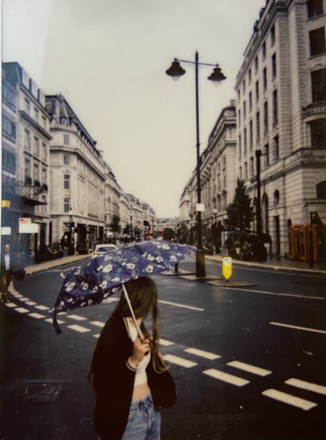 London Polaroid Pictures, London Weather Aesthetic, London Polaroid, London Rain Aesthetic, Rainy London Aesthetic, Living In London Aesthetic, Abroad Aesthetic, London Study Abroad, Rain Aesthetic London