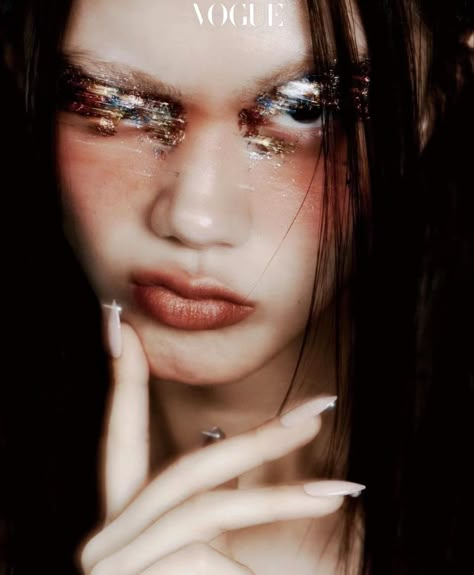 Avante Garde Makeup, Face Art Makeup, Art Photography Portrait, Model Inspo, Fashion Photography Inspiration, Beauty Shoot, Beauty Shots, Vogue Korea, Glossy Lips