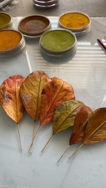 Johanna | Paper Botanical Art on Instagram: "Can’t get enough of these Autumn 🍂 This month @paperfloweracademy we’re creating a Centennial Blush Magnolia branch inspired by the colours of Fall. Love using 180gm crepe from @cartotecnicarossi for this. What a transformation 😍 #flowersforyou #magnolialeaves #papermagnolia #floraldesign #floralinspiration #flowersforall #paperflowerart #paperflowers #inspiredbynature_ #handmade #black_tree_designs #paperartist #instabloom #bhgflowers #flowerthe Alter Flowers, Scarecrows For Garden, Wreath Inspiration, Flowers In The Attic, Magnolia Branch, Fall Love, Paper Flower Art, Making Flowers, Autumn Paper