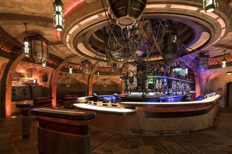 Star Wars: Galaxy Edge photo gallery Decoracion Star Wars, Disney World Restaurants, Star Tours, Disney Restaurants, Galaxy's Edge, Disneyland Park, Hollywood Studios Disney, Disney Dining, Hollywood Studios