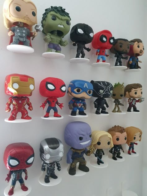 Marvel Funko Pop Display, Marvel Bedroom Decor, Funko Pop Shelf, Marvel Room Ideas, Funko Pop Display Ideas, Pop Shelf, Funko Pop Shelves, Batman Bedroom, Marvel Bedroom