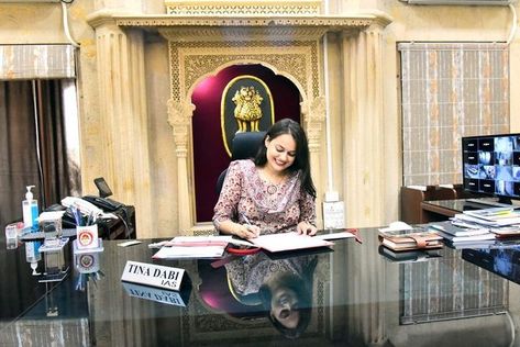 Tina Dabi, Ias Upsc Wallpapers, Pvr Cinemas, Ias Officer, District Collector, Law School Inspiration, Upsc Civil Services, Ias Officers, My Future Job