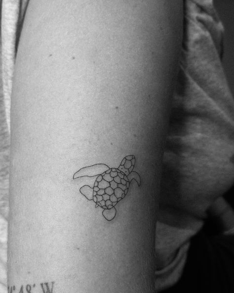 Ideas for mini tattoos 🤏🏽 Prague Tattoo Ideas, Mini Tattoos, Tattoos