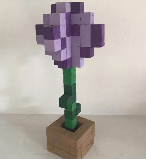 Minecraft Painting Ideas On Canvas, Minecraft Cube Art, Minecraft Flowers, Wooden Blocks Diy, Minecraft Diy Crafts, Minecraft Diy, Minecraft Gifts, Etagere Cube, Animated Art