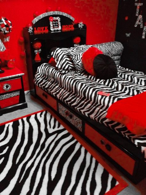 Red Y2k Room, Red Trashy Y2k, 2000s Emo Bedroom, Scene Bedroom Ideas, 2000s Room Ideas, Red Mcbling, 00s Room, Trashy Y2k Room, 2000s Room Aesthetic