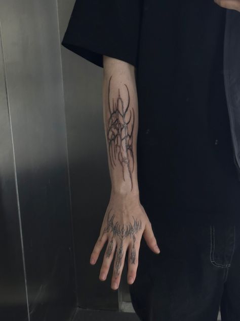 Neotribal Tattoo, Grunge Tattoo, Sigil Tattoo, Pretty Hand Tattoos, Sharpie Tattoos, Wrist Tattoos For Guys, 4 Tattoo, Sketch Tattoo Design, Image Swag