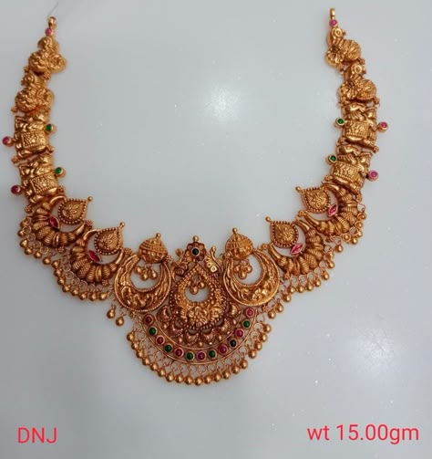 30 Gms Gold Necklace Set, Short Necklace Designs Gold Latest, Haram Designs Gold Latest, Gold Neck Piece, Gold Antique Necklace, Big Earrings Gold, New Jewellery Designs, Gold Jewelry Ideas, Pretty Gold Necklaces