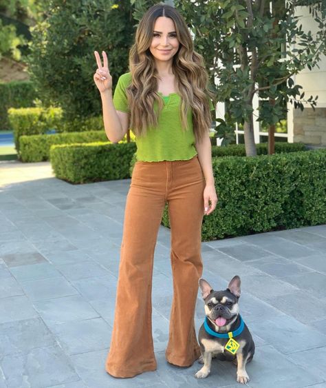 Shaggy and Scooby Doo Halloween Costume with Dog Shaggy Halloween Costume Girl, Shaggy Girl Costume, Shaggy Costume Female, Halloween Costume With Dog, Scooby Doo Dog Costume, Costume With Dog, Shaggy Costume, Scooby Doo Halloween Costumes, Scooby Doo Costumes