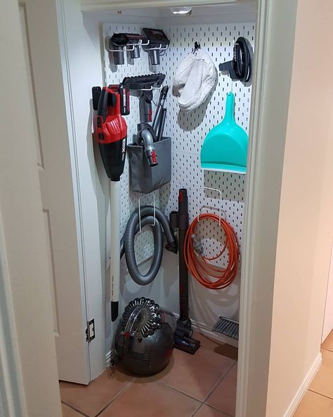 Dyson Stick Vacuum Storage Ideas, Dyson Vacuum Storage Ideas, Vacuum Closet, Vacuum Cleaner Storage, Laundry Ideas, Ball Storage, Vacuum Storage, Big Balls, Game Room Design