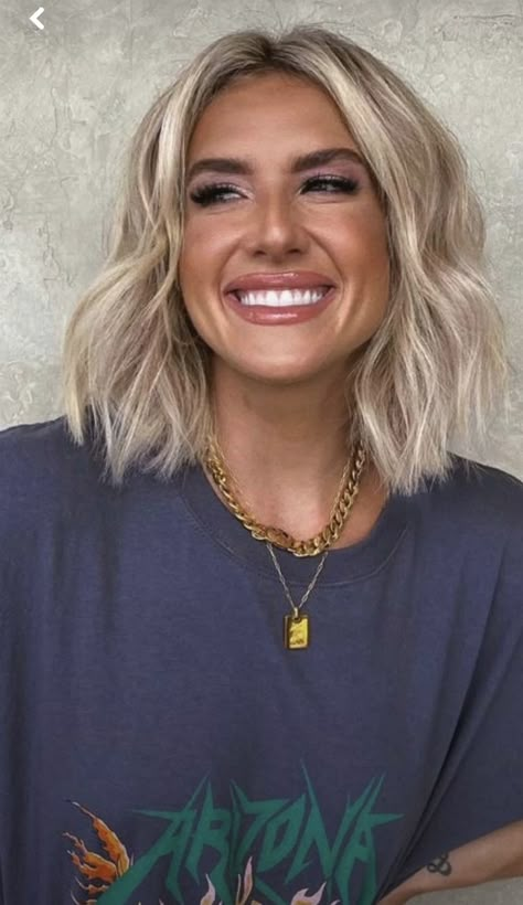 Thick Hair Blonde Bob, Blond Short Hair Round Face, Blonde Bob Fine Hair Round Faces, Short Hairstyle Women Thick Hair Blonde, Blonde Hair Plus Size Women, Blonde Short Hair Round Face, Short Blonde Hair Plus Size Round Faces, Cropped Blonde Hair, Medium Length Blonde Hair Styles