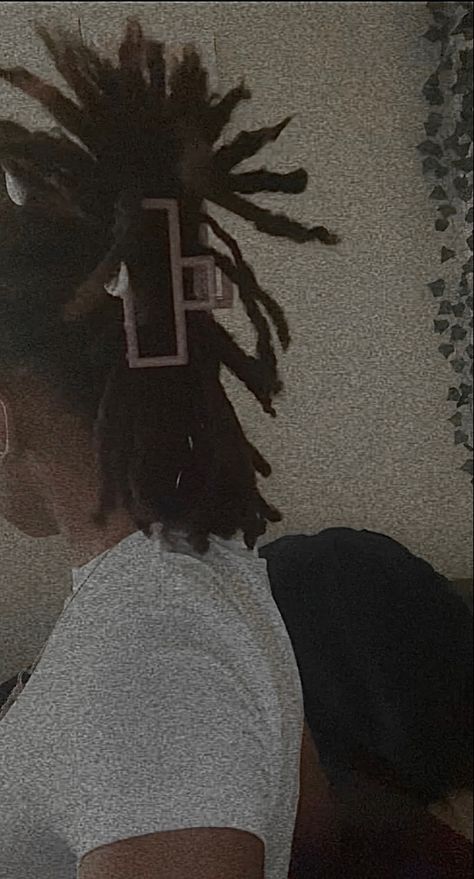 Short Locs Claw Clip Style, Loc Styles With Claw Clip, Claw Clip Locs Hairstyles, Claw Clip On Locs, Claw Clip Locs, Square Claw Clip, Banana Clip Hairstyles, Short Dreads, Hair Inspired