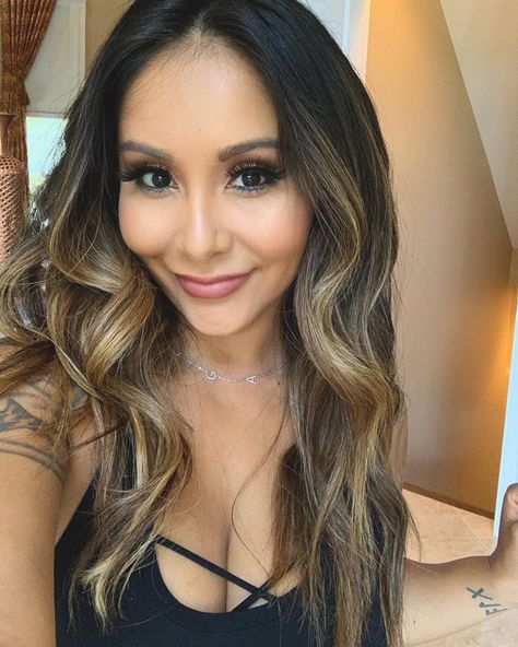 Snooki Hair Color, Snooki Hair Highlights, Snooki Hair, Highlights Brown Hair Balayage, Nicole Snooki, Highlights Hair, Brown Hair Balayage, Highlights Brown Hair, Messy Hair