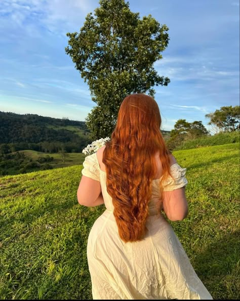 Red Hair Plus Size, Penelope Featherington Hair Color, Plus Size Red Head, Ginger Hair Woman Aesthetic, Plus Size Red Head Aesthetic, Featherington Aesthetic, Auburn Hair Princess Aesthetic, Curly Redhead Aesthetic, Red Head Cottagecore