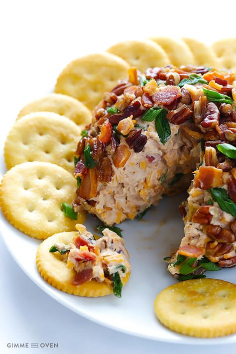 Bacon Cheeseball, Bacon Cheese Ball, Holiday Cheese, Savory Cheese, Bbq Bacon, Gimme Some Oven, Ball Recipes, Cheese Ball Recipes, Dips Appetizers