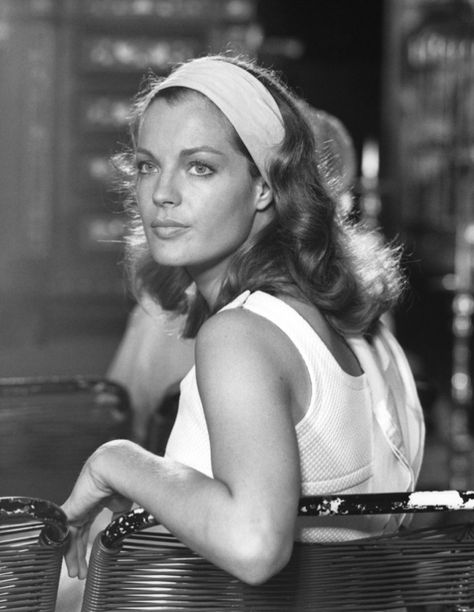 L'interview vanity flash-back de Romy Schneider Magda Schneider, Jeanne Moreau, Vanessa Paradis, Romy Schneider, Actrices Hollywood, Alain Delon, French Actress, White Photo, Famous Faces