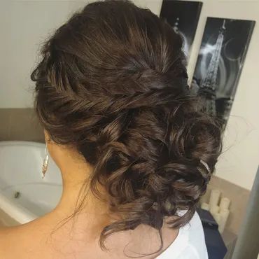 Hacks Makeup, Dunner Wordend Haar, Quinceanera Hairstyles, Easy Hair Updos, Quince Hairstyles, Hairstyles For Medium Length Hair Easy, Hair Done, Brush Makeup, Super Hair