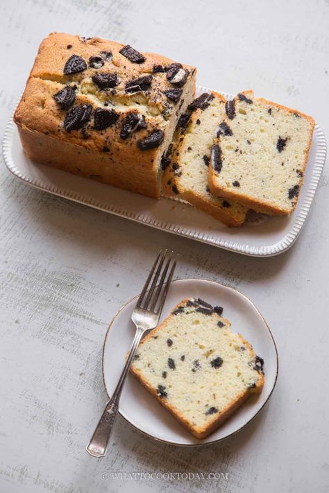 Oreo Loaf Cake, Cheese Butter Cake, Cream Cheese Loaf, Oreo Cream Cheese, Mini Loaf Cakes, Cream Cheese Butter, Cream Cheese Oreo, Mini Loaves, Cake Loaf